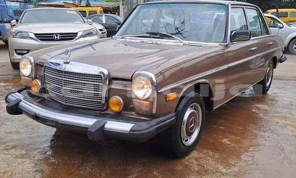 Acheter Occasion Voiture Mercedes-Benz W114 Autre à Lagos, État de Lagos Acheter Occasion Voiture Mercedes-Benz W114 Autre à Lagos, État de Lagos