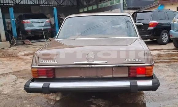 Acheter Occasion Voiture Mercedes-Benz W114 Autre à Lagos, État de Lagos Acheter Occasion Voiture Mercedes-Benz W114 Autre à Lagos, État de Lagos