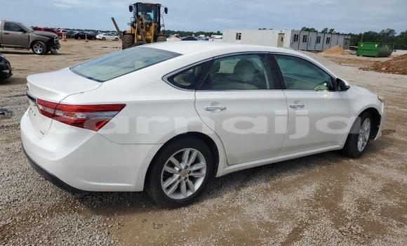 Buy New Toyota Avalon White Car in Badagry in Lagos State Buy New Toyota Avalon White Car in Badagry in Lagos State