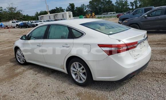 Buy New Toyota Avalon White Car in Badagry in Lagos State Buy New Toyota Avalon White Car in Badagry in Lagos State