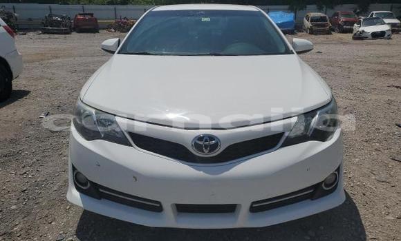 Acheter Neuf Voiture Toyota Camry Blanc à Badagry, État de Lagos Acheter Neuf Voiture Toyota Camry Blanc à Badagry, État de Lagos