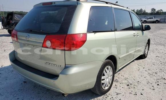 Buy New Toyota Sienna Green Car in Badagry in Lagos State Buy New Toyota Sienna Green Car in Badagry in Lagos State