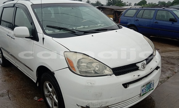 Acheter Occasion Voiture Toyota Sienna Blanc à Port Harcourt, Rivers State