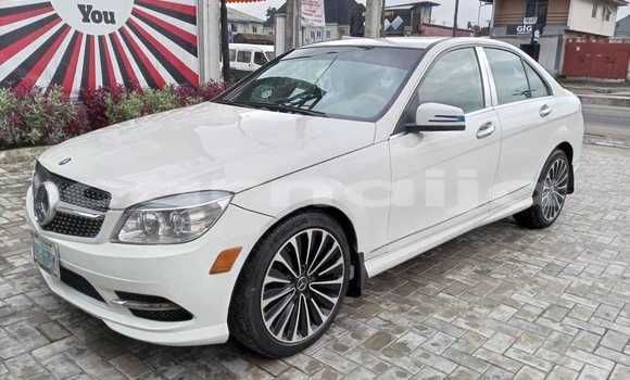 Acheter Occasion Voiture Mercedes-Benz C-Classe Blanc à Abuja, État de Lagos Acheter Occasion Voiture Mercedes-Benz C-Classe Blanc à Abuja, État de Lagos