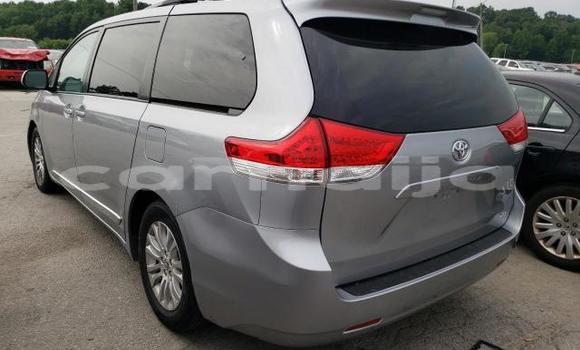 Acheter Neuf Voiture Toyota Sienna Gris à Badagry, État de Lagos Acheter Neuf Voiture Toyota Sienna Gris à Badagry, État de Lagos