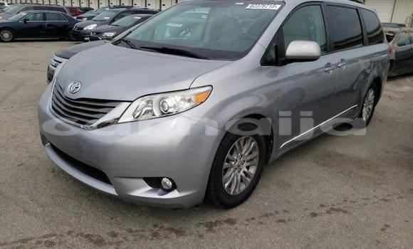 Acheter Neuf Voiture Toyota Sienna Gris à Badagry, État de Lagos Acheter Neuf Voiture Toyota Sienna Gris à Badagry, État de Lagos