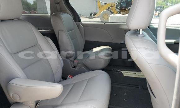 Acheter Neuf Voiture Toyota Sienna Gris à Badagry, État de Lagos Acheter Neuf Voiture Toyota Sienna Gris à Badagry, État de Lagos