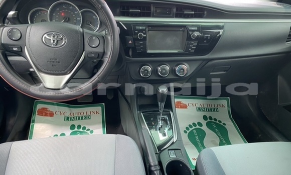 Acheter Occasion Voiture Toyota Corolla Blanc à Afaha Ikot Ebak, État d'Akwa Ibom Acheter Occasion Voiture Toyota Corolla Blanc à Afaha Ikot Ebak, État d'Akwa Ibom