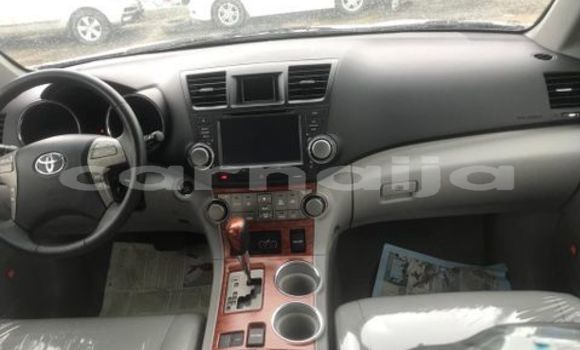 Buy Used Toyota Highlander Silver Car in Daura in Katsina Buy Used Toyota Highlander Silver Car in Daura in Katsina