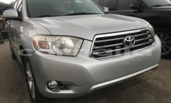 Buy Used Toyota Highlander Silver Car in Daura in Katsina Buy Used Toyota Highlander Silver Car in Daura in Katsina
