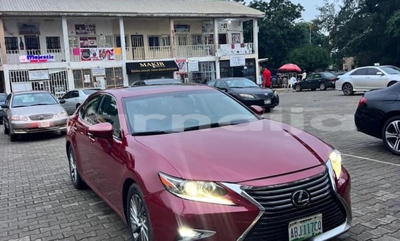 Acheter Occasion Voiture Lexus ES Rouge à Lagos, État de Lagos Acheter Occasion Voiture Lexus ES Rouge à Lagos, État de Lagos