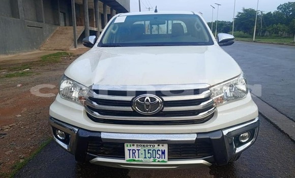 Buy Used Toyota Hilux White Car in Abuja in Lagos State