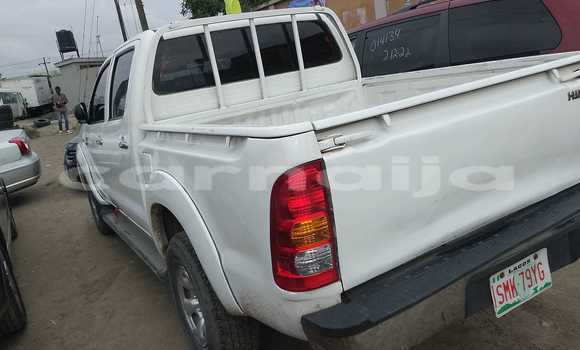 Acheter Occasion Voiture Toyota Hilux Blanc à Abuja, État de Lagos Acheter Occasion Voiture Toyota Hilux Blanc à Abuja, État de Lagos