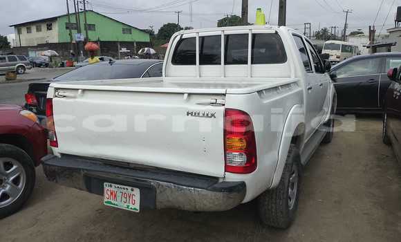Acheter Occasion Voiture Toyota Hilux Blanc à Abuja, État de Lagos Acheter Occasion Voiture Toyota Hilux Blanc à Abuja, État de Lagos