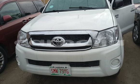 Acheter Occasion Voiture Toyota Hilux Blanc à Abuja, État de Lagos Acheter Occasion Voiture Toyota Hilux Blanc à Abuja, État de Lagos