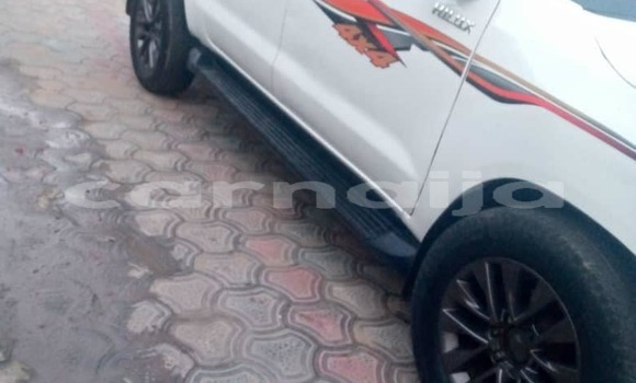 Acheter Occasion Voiture Toyota Hilux Blanc à Abuja, État de Lagos Acheter Occasion Voiture Toyota Hilux Blanc à Abuja, État de Lagos