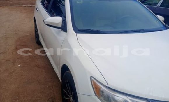 Acheter Occasion Voiture Toyota Camry Blanc à Abuja, État de Lagos Acheter Occasion Voiture Toyota Camry Blanc à Abuja, État de Lagos