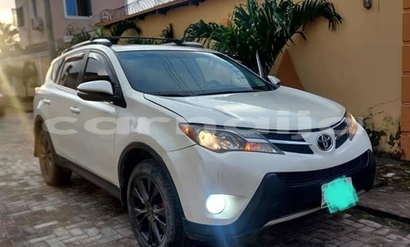 Acheter Occasion Voiture Toyota RAV4 Blanc à Abuja, État de Lagos