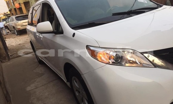 Acheter Occasion Voiture Toyota Sienta Blanc à Abuja, État de Lagos Acheter Occasion Voiture Toyota Sienta Blanc à Abuja, État de Lagos
