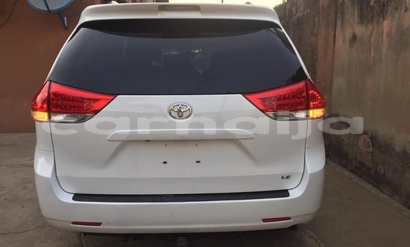 Acheter Occasion Voiture Toyota Sienta Blanc à Abuja, État de Lagos Acheter Occasion Voiture Toyota Sienta Blanc à Abuja, État de Lagos