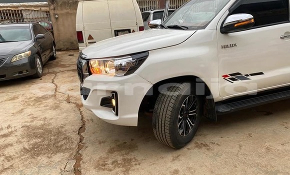 Buy Used Toyota Hilux White Car in Abuja in Lagos State Buy Used Toyota Hilux White Car in Abuja in Lagos State