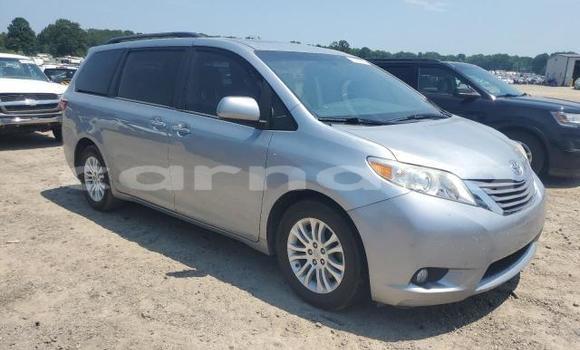 Buy New Toyota Sienna Silver Car in Badagry in Lagos State Buy New Toyota Sienna Silver Car in Badagry in Lagos State