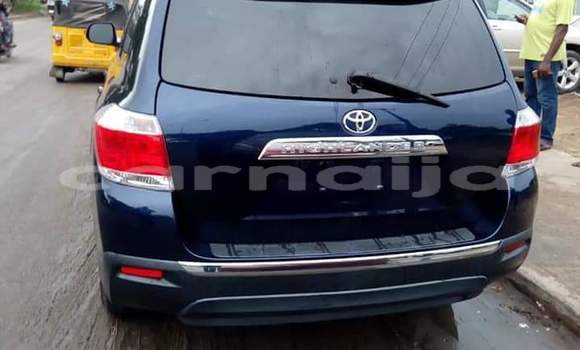 Buy Used Toyota Highlander Blue Car in Daura in Katsina Buy Used Toyota Highlander Blue Car in Daura in Katsina