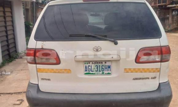 Acheter Occasion Voiture Toyota Sienna Blanc à Lagos, État de Lagos
