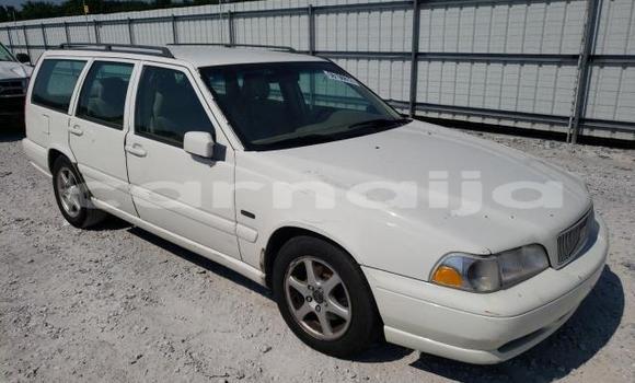 Buy New Volvo V70 White Car in Badagry in Lagos State Buy New Volvo V70 White Car in Badagry in Lagos State