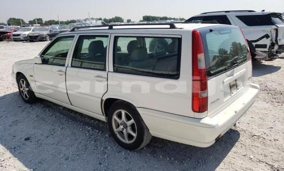 Buy New Volvo V70 White Car in Badagry in Lagos State Buy New Volvo V70 White Car in Badagry in Lagos State