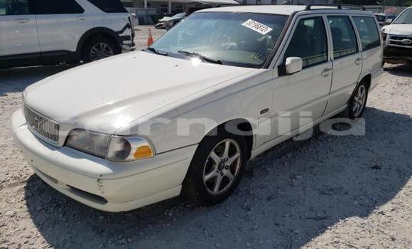 Buy New Volvo V70 White Car in Badagry in Lagos State Buy New Volvo V70 White Car in Badagry in Lagos State