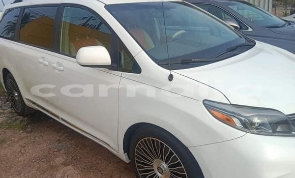 Buy Import Toyota Sienna White Car in Lagos in Lagos State Buy Import Toyota Sienna White Car in Lagos in Lagos State
