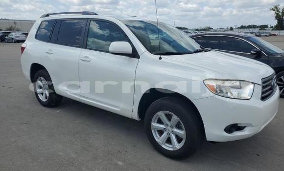 Buy New Toyota Highlander White Car in Badagry in Lagos State Buy New Toyota Highlander White Car in Badagry in Lagos State