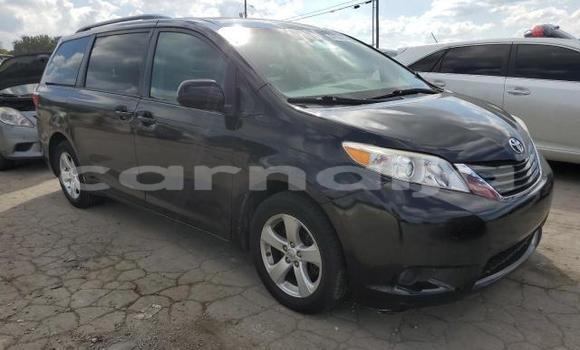 Acheter Neuf Voiture Toyota Sienna Noir à Badagry, État de Lagos Acheter Neuf Voiture Toyota Sienna Noir à Badagry, État de Lagos