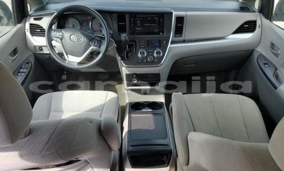 Acheter Neuf Voiture Toyota Sienna Noir à Badagry, État de Lagos Acheter Neuf Voiture Toyota Sienna Noir à Badagry, État de Lagos