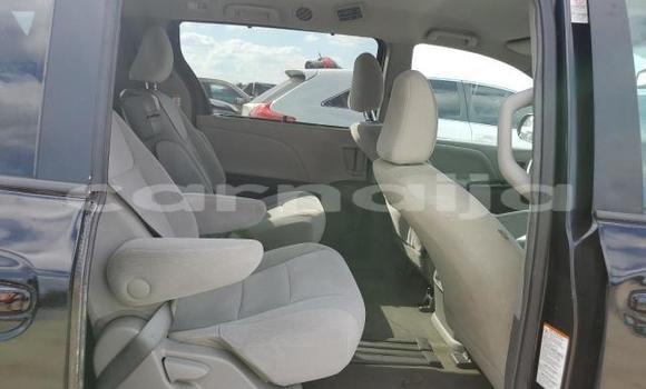 Acheter Neuf Voiture Toyota Sienna Noir à Badagry, État de Lagos Acheter Neuf Voiture Toyota Sienna Noir à Badagry, État de Lagos