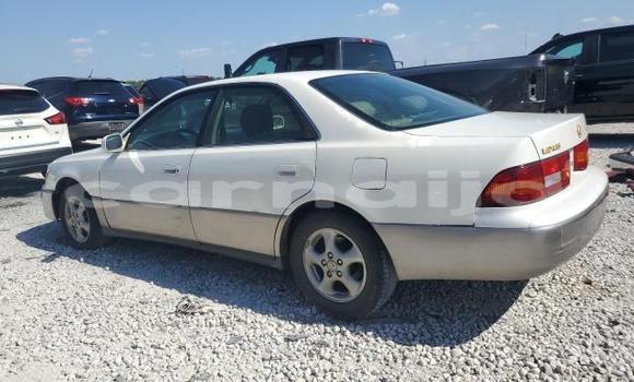 Buy New Lexus ES 300 White Car in Badagry in Lagos State Buy New Lexus ES 300 White Car in Badagry in Lagos State