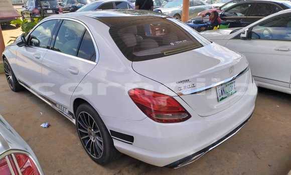 Acheter Occasion Voiture Mercedes-Benz C–Class Blanc à Abuja, État de Lagos Acheter Occasion Voiture Mercedes-Benz C–Class Blanc à Abuja, État de Lagos