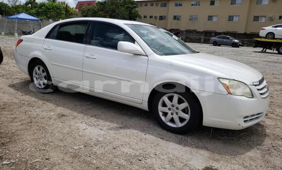 Buy New Toyota Avalon White Car in Badagry in Lagos State Buy New Toyota Avalon White Car in Badagry in Lagos State