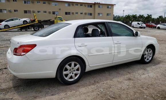 Buy New Toyota Avalon White Car in Badagry in Lagos State Buy New Toyota Avalon White Car in Badagry in Lagos State
