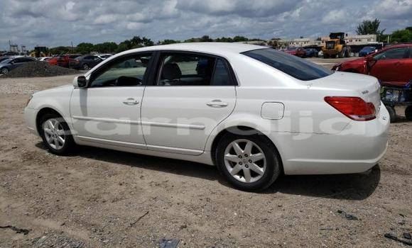 Buy New Toyota Avalon White Car in Badagry in Lagos State Buy New Toyota Avalon White Car in Badagry in Lagos State