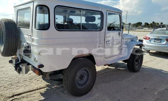 Buy New Toyota Land Cruiser White Car in Badagry in Lagos State Buy New Toyota Land Cruiser White Car in Badagry in Lagos State