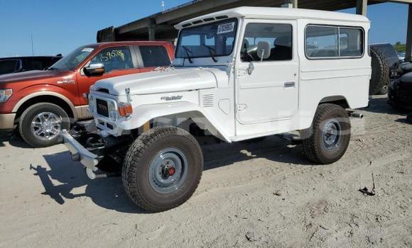 Buy New Toyota Land Cruiser White Car in Badagry in Lagos State Buy New Toyota Land Cruiser White Car in Badagry in Lagos State