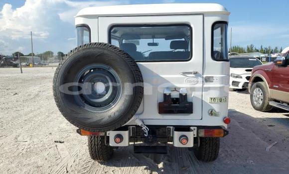 Buy New Toyota Land Cruiser White Car in Badagry in Lagos State Buy New Toyota Land Cruiser White Car in Badagry in Lagos State