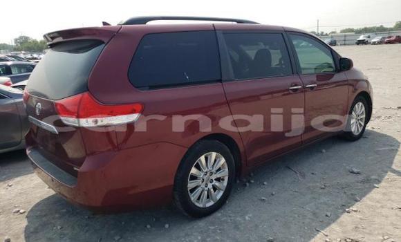 Acheter Neuf Voiture Toyota Sienna Rouge à Badagry, État de Lagos Acheter Neuf Voiture Toyota Sienna Rouge à Badagry, État de Lagos