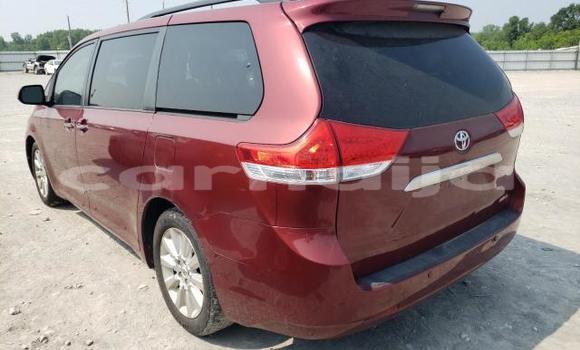 Acheter Neuf Voiture Toyota Sienna Rouge à Badagry, État de Lagos Acheter Neuf Voiture Toyota Sienna Rouge à Badagry, État de Lagos