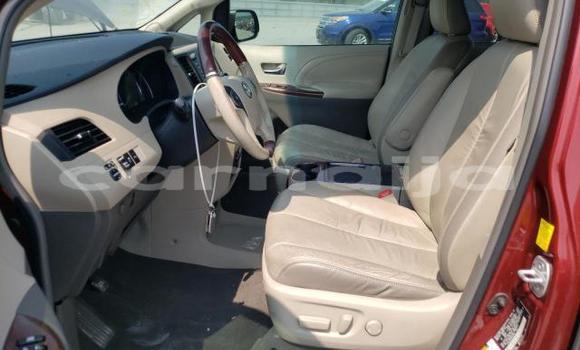 Acheter Neuf Voiture Toyota Sienna Rouge à Badagry, État de Lagos Acheter Neuf Voiture Toyota Sienna Rouge à Badagry, État de Lagos