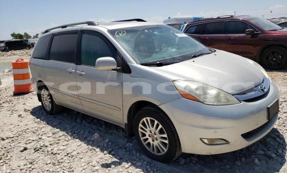 Buy New Toyota Sienna Silver Car in Badagry in Lagos State Buy New Toyota Sienna Silver Car in Badagry in Lagos State
