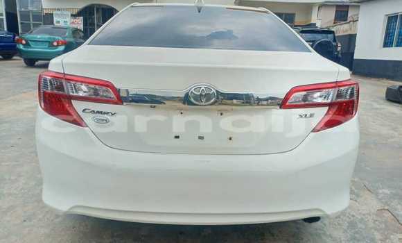 Acheter Occasion Voiture Toyota Camry Blanc à Abuja, État de Lagos Acheter Occasion Voiture Toyota Camry Blanc à Abuja, État de Lagos