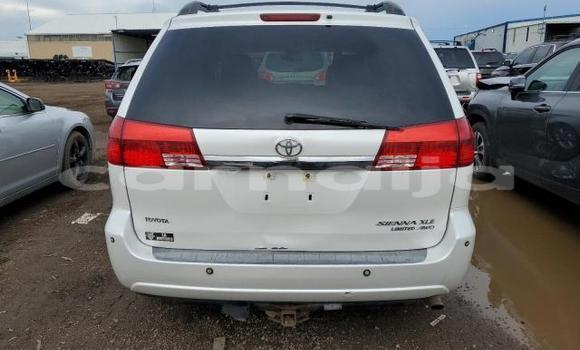 Buy Used Toyota Sienna White Car in Lagos in Lagos State
